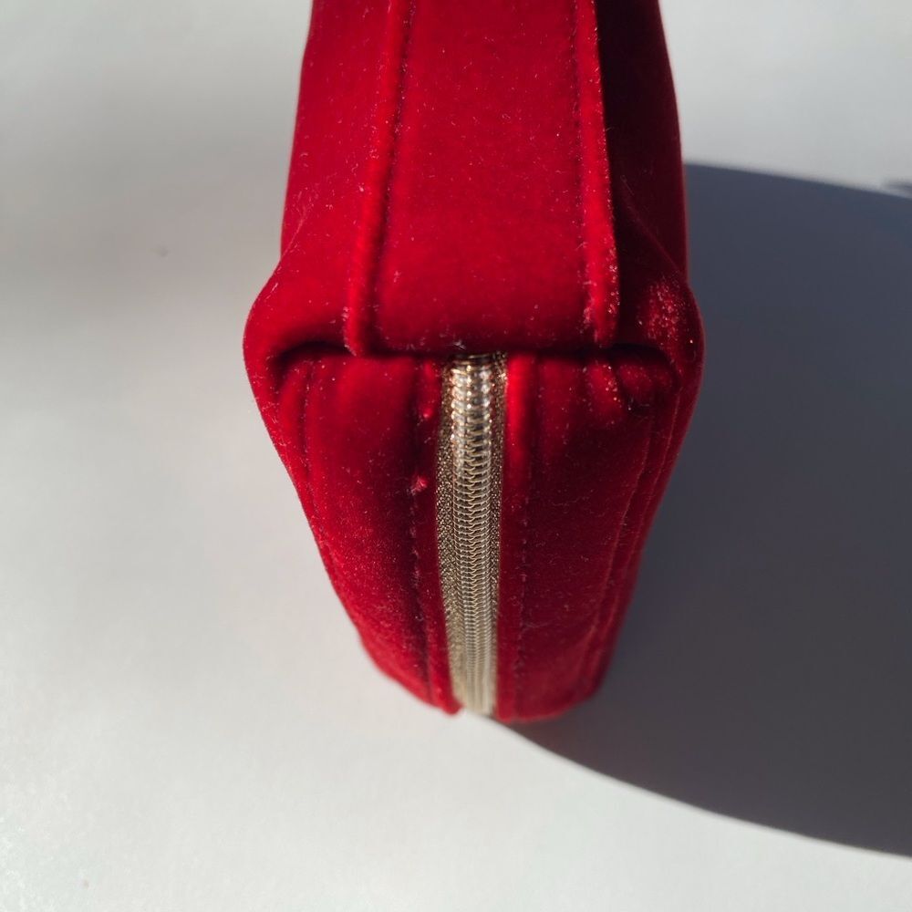 Chanel red cosmetic bag - Picture 4 of 6
